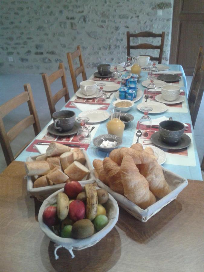 Bed and Breakfast Domaine De La Rue La Berthenoux Exterior foto